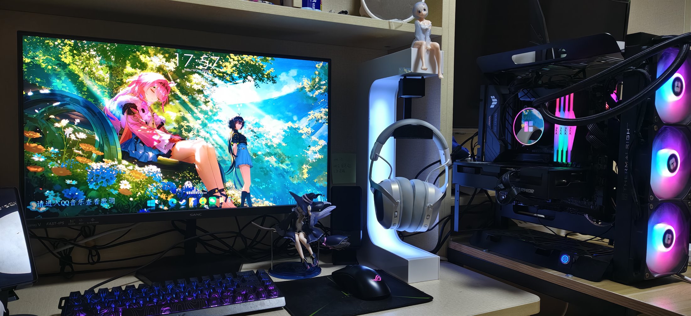 Beacon 01 used inside a real desktop gaming setup